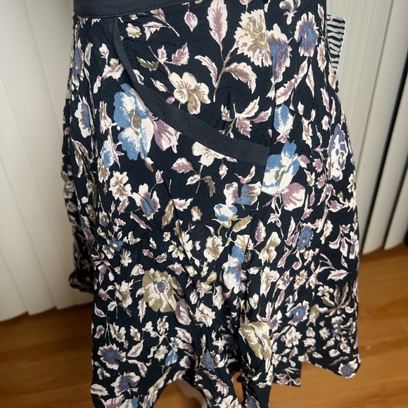 ECOTE Floral Mini Skirt size 2 - Picture 2 of 10